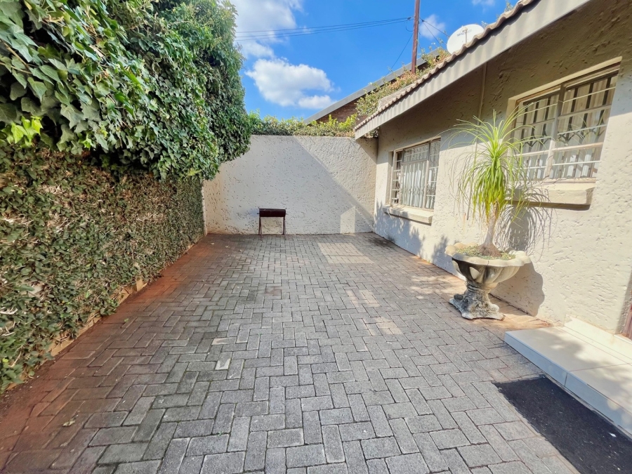 3 Bedroom Property for Sale in Safari Gardens North West